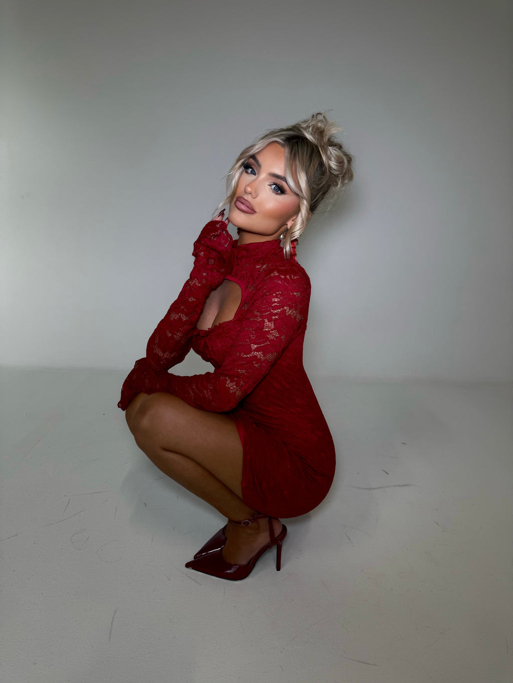 DAHLIA LACE MINI DRESS