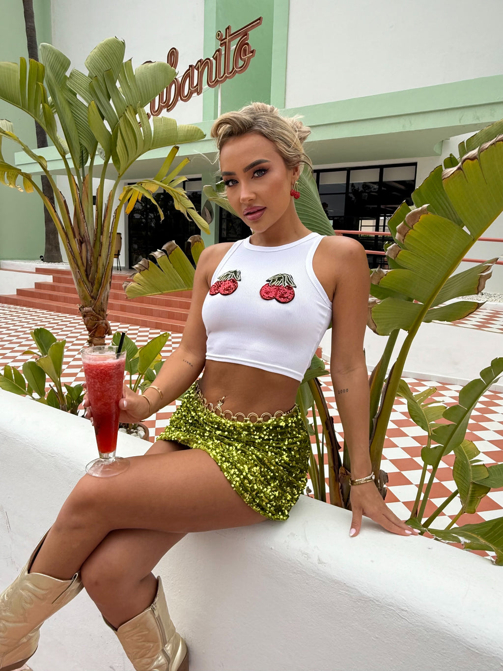 EXCLUSIVE DESIGN: CHERRY CROP TOP
